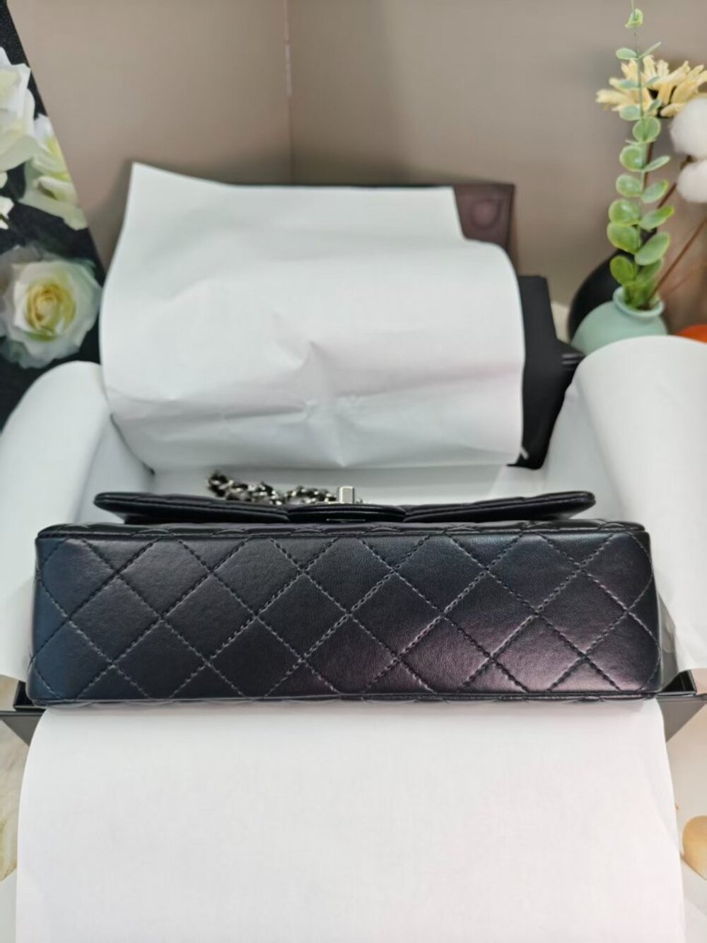 Chanel Black Lambskin Quilted Classic Flap Bag Sliver - Picture 2 of 8